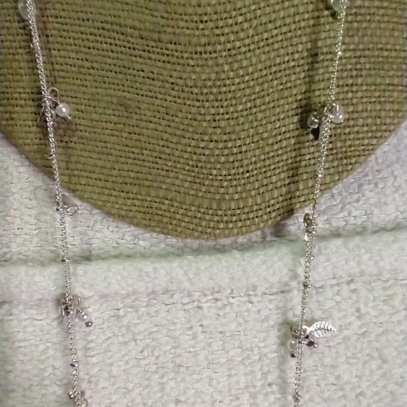 Silvertone beaded leaf 🌿 🍀 chain necklace long - Picture 5 of 7